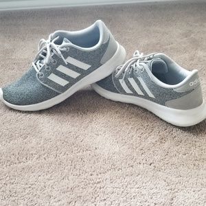 Women's Adidas Cloudfoam shoes